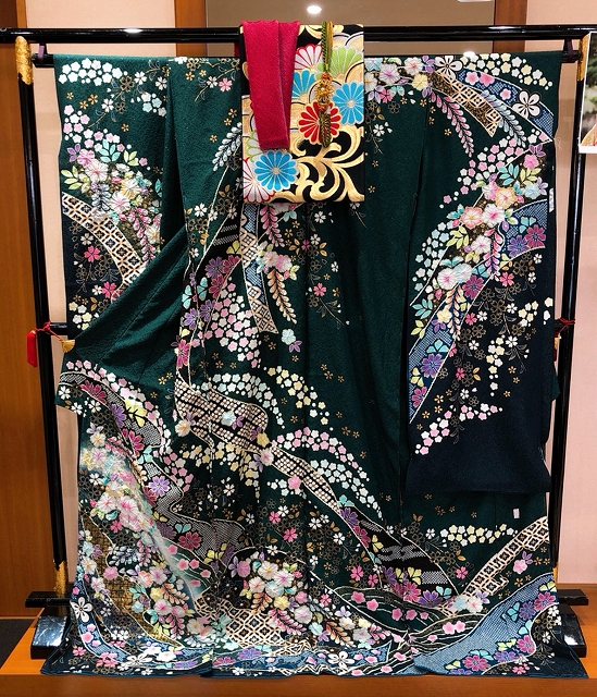 M美しい辻が花柄☆二部式着物風☆緑 淡い